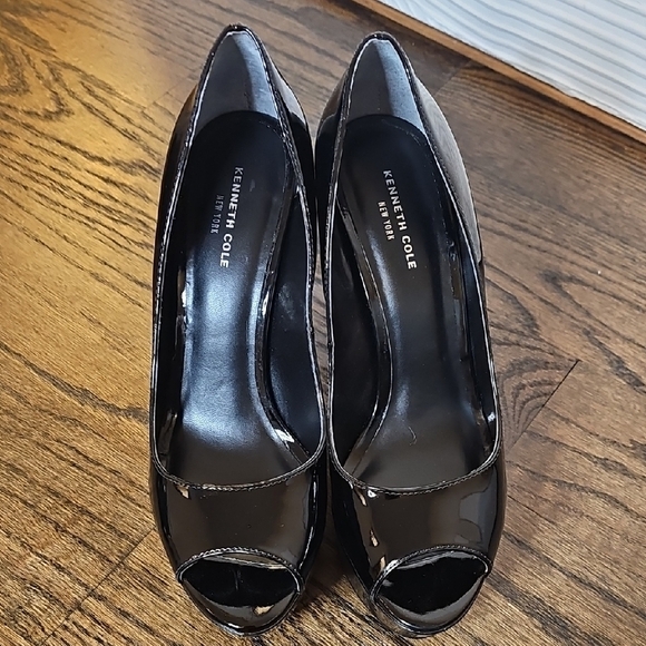 Kenneth Cole Black Glossy Peep-Toe Heels - Picture 2 of 10